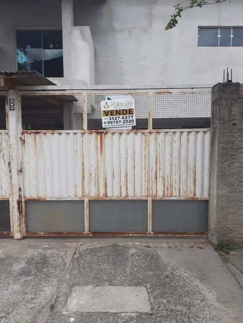 Foto 2 de Sobrado com 5 quartos à venda, 310m2 em Jardim Rosely, Pindamonhangaba - SP