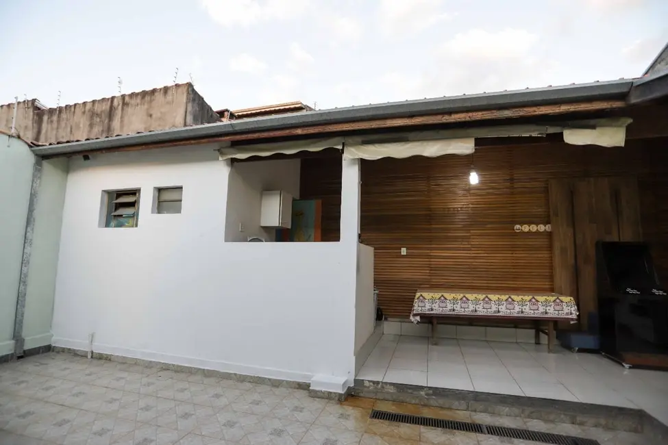 Foto 3 de Casa com 3 quartos à venda, 164m2 em Vila Suiça, Pindamonhangaba - SP