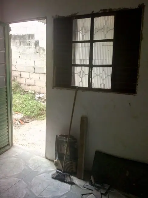 Foto 2 de Casa com 1 quarto à venda, 40m2 em Triângulo, Pindamonhangaba - SP
