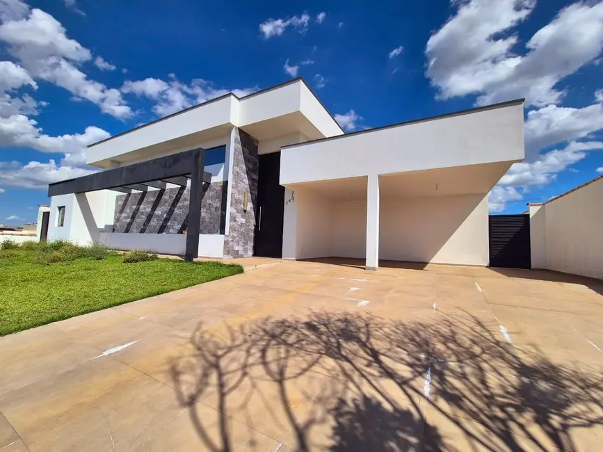 Foto 2 de Casa de Condomínio com 3 quartos à venda e para alugar, 280m2 em Pindamonhangaba - SP