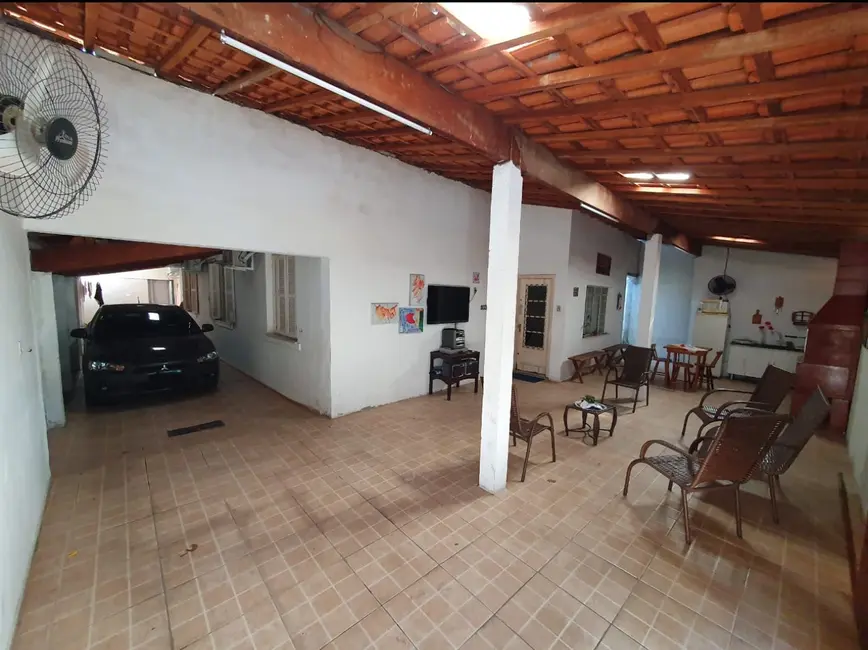 Foto 4 de Casa com 5 quartos à venda, 300m2 em Chácara do Visconde, Taubate - SP