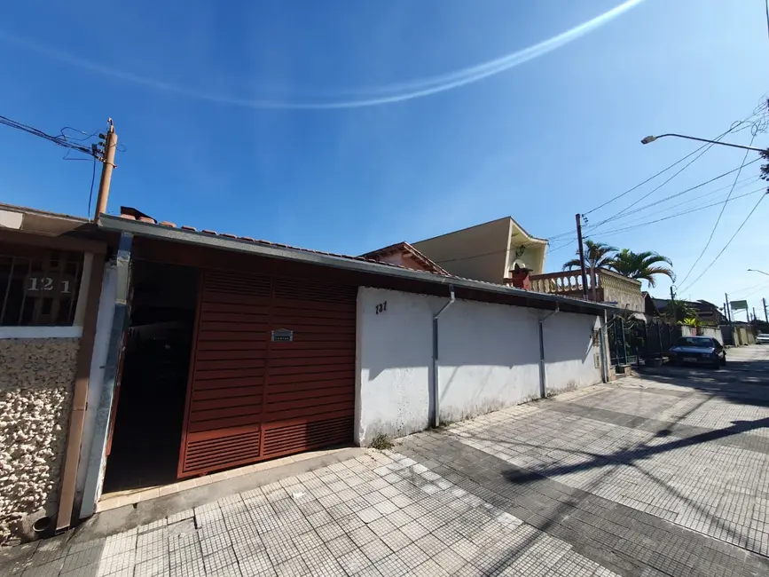 Foto 1 de Casa com 5 quartos à venda, 300m2 em Chácara do Visconde, Taubate - SP