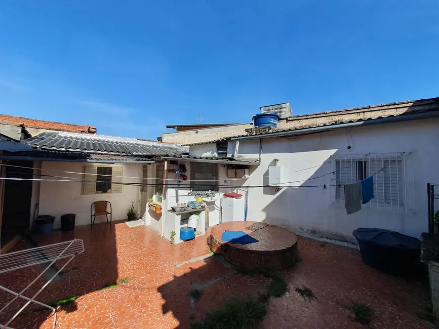 Foto 2 de Casa com 5 quartos à venda, 300m2 em Chácara do Visconde, Taubate - SP