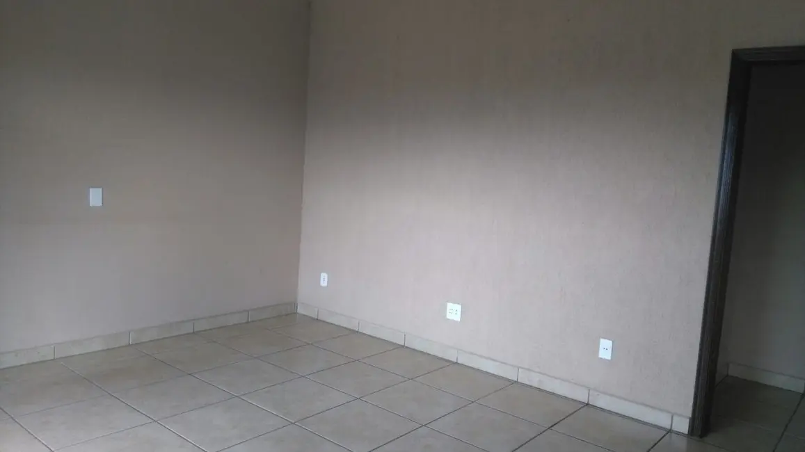 Sobrado com 4 quartos à venda em Aparecida - SP - imagem 3 Foto 3 de Sobrado com 4 quartos à venda em Aparecida - SP