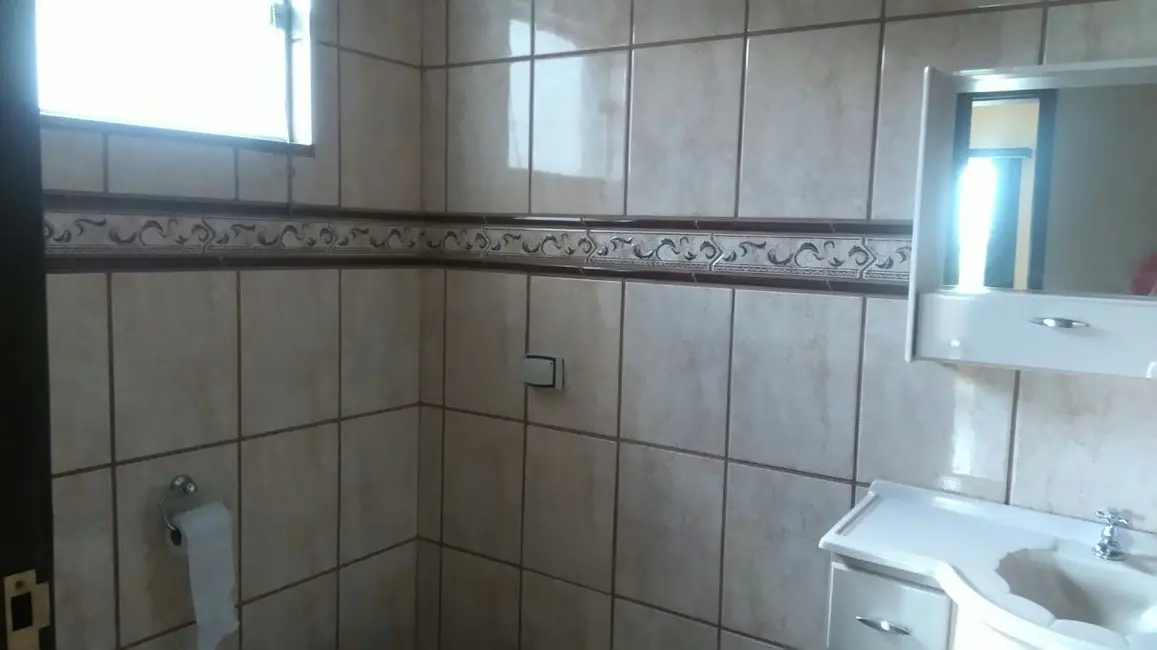 Sobrado com 4 quartos à venda em Aparecida - SP - imagem 8 Foto 8 de Sobrado com 4 quartos à venda em Aparecida - SP