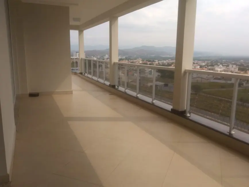Foto 3 de Sobrado com 3 quartos à venda, 355m2 em Village Mantiqueira, Guaratingueta - SP