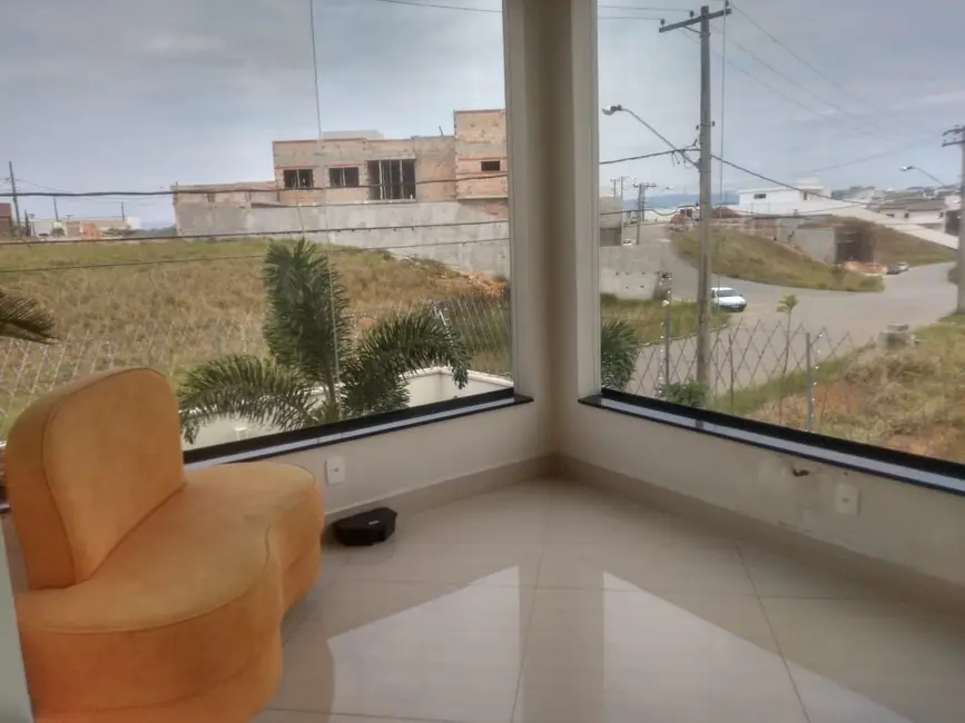 Foto 2 de Sobrado com 3 quartos à venda, 355m2 em Village Mantiqueira, Guaratingueta - SP