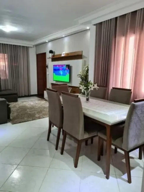 Foto 4 de Sobrado com 3 quartos à venda, 180m2 em Residencial Jardim Aurora, Pindamonhangaba - SP
