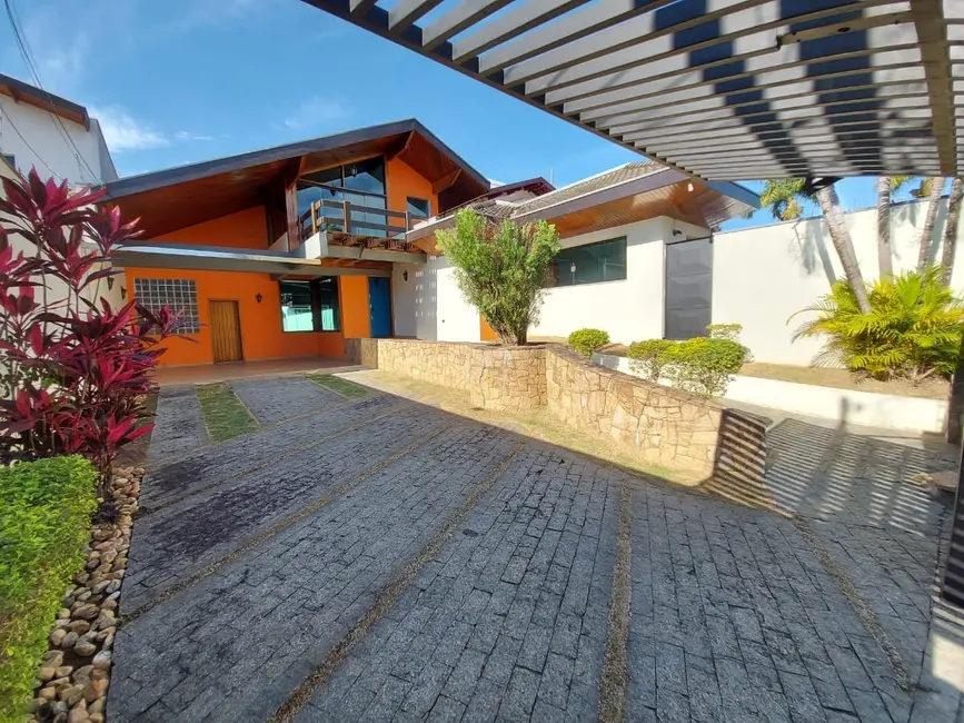 Foto 4 de Casa com 3 quartos à venda, 400m2 em Jardim das Nações, Taubate - SP