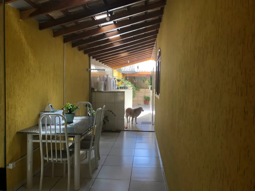 Foto 2 de Casa com 3 quartos à venda, 197m2 em Vila Rica, Pindamonhangaba - SP