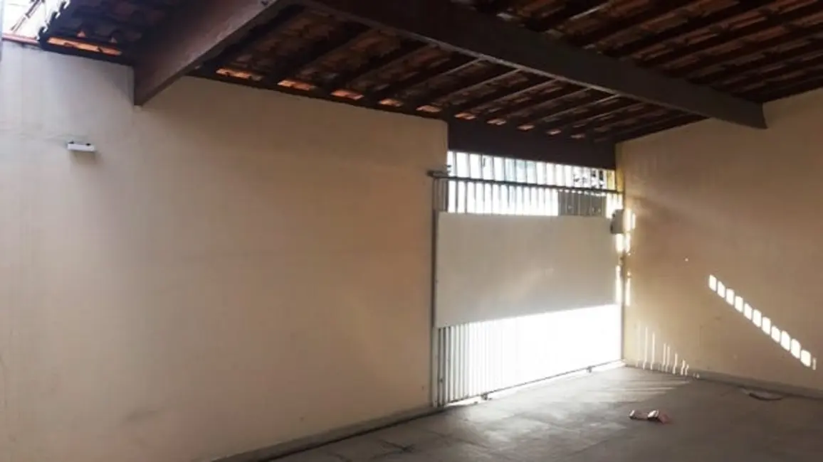 Foto 2 de Casa com 2 quartos à venda, 160m2 em Pindamonhangaba - SP