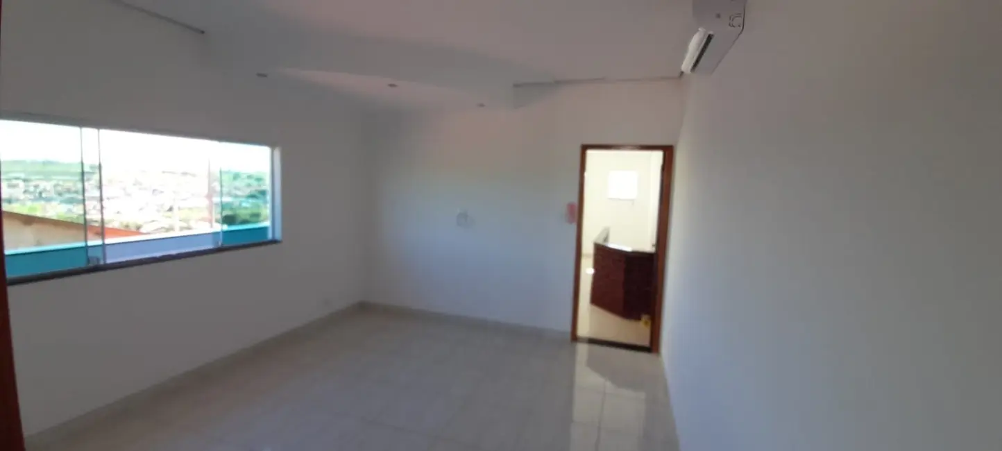 Foto 1 de Sobrado com 3 quartos à venda, 210m2 em Jardim Hípica Pinheiro, Taubate - SP