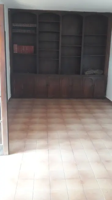 Foto 2 de Sobrado com 4 quartos à venda, 374m2 em Vila Resende, Cacapava - SP