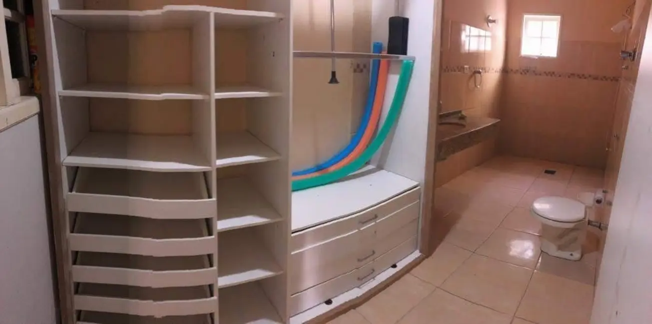 Foto 7 de Sobrado com 3 quartos à venda, 150m2 em Pindamonhangaba - SP