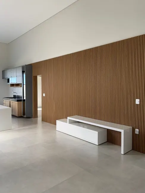 Foto 2 de Casa de Condomínio com 3 quartos à venda, 143m2 em Jardim Marlene Miranda, Taubate - SP