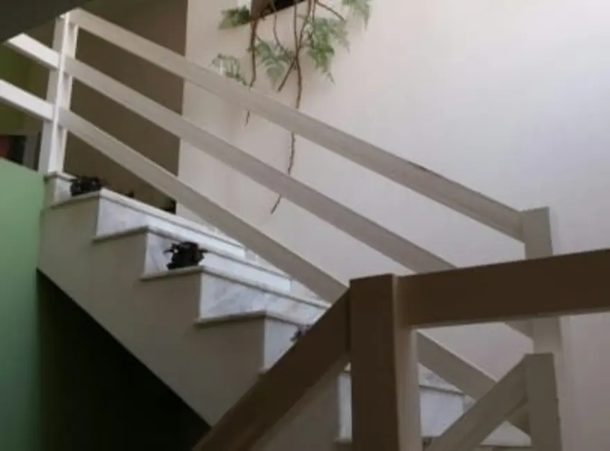 Foto 8 de Casa com 4 quartos à venda, 211m2 em Parque São Domingos, Pindamonhangaba - SP