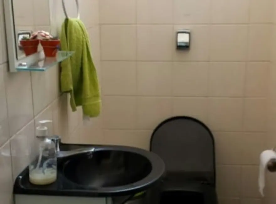 Foto 9 de Casa com 4 quartos à venda, 211m2 em Parque São Domingos, Pindamonhangaba - SP