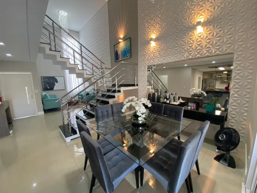 Foto 4 de Sobrado com 3 quartos à venda, 230m2 em Piracangaguá, Taubate - SP