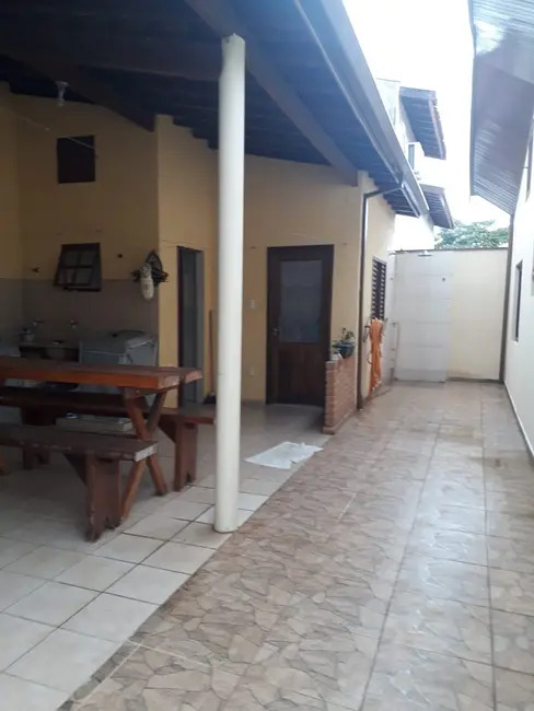 Foto 8 de Casa com 3 quartos à venda, 255m2 em Pindamonhangaba - SP