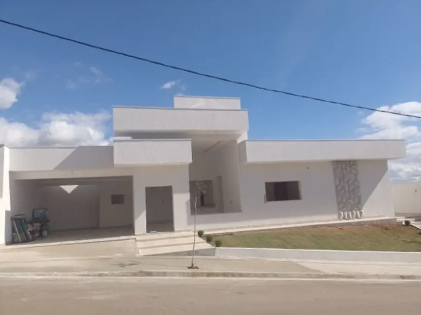 Foto 1 de Casa de Condomínio com 3 quartos à venda, 150m2 em Bairro do Grama, Cacapava - SP