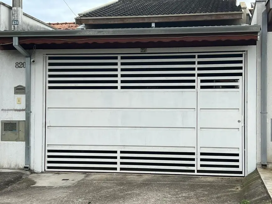 Foto 1 de Casa com 2 quartos à venda, 120m2 em Pindamonhangaba - SP