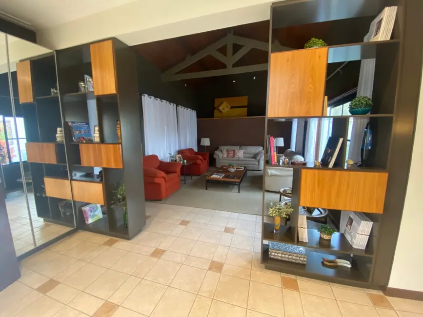 Foto 3 de Casa com 3 quartos à venda, 390m2 em Internacional Park, Guaratingueta - SP