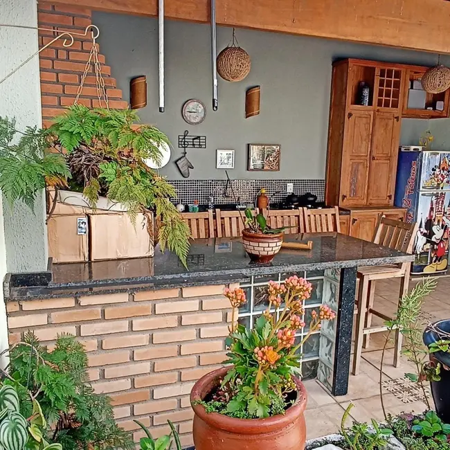 Foto 2 de Casa com 3 quartos à venda, 110m2 em Chácaras Reunidas Brasil, Taubate - SP