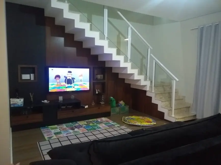 Foto 1 de Sobrado com 3 quartos à venda, 190m2 em Residencial Maricá, Pindamonhangaba - SP