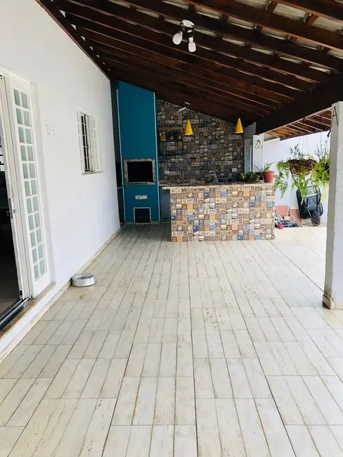 Foto 1 de Casa com 3 quartos à venda, 187m2 em Tremembe - SP