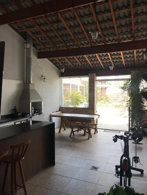 Foto 4 de Sobrado com 3 quartos à venda, 148m2 em Jardim das Nações, Taubate - SP