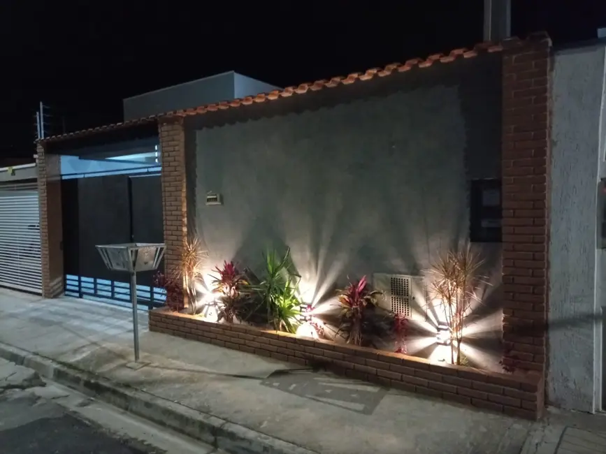 Foto 1 de Casa com 2 quartos à venda, 120m2 em Pindamonhangaba - SP