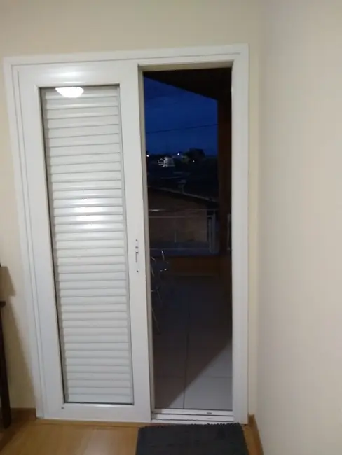 Foto 7 de Sobrado com 3 quartos à venda, 220m2 em Jardim Maria Augusta, Taubate - SP