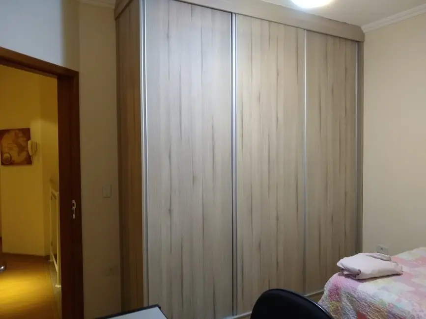 Foto 6 de Sobrado com 3 quartos à venda, 220m2 em Jardim Maria Augusta, Taubate - SP