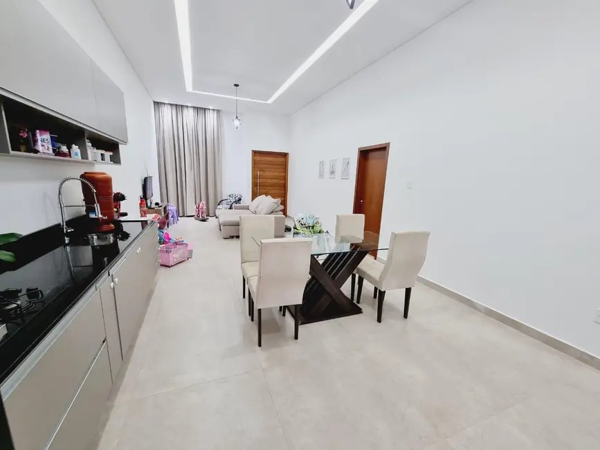 Foto 2 de Casa de Condomínio com 3 quartos à venda, 163m2 em Parque São Luís, Taubate - SP