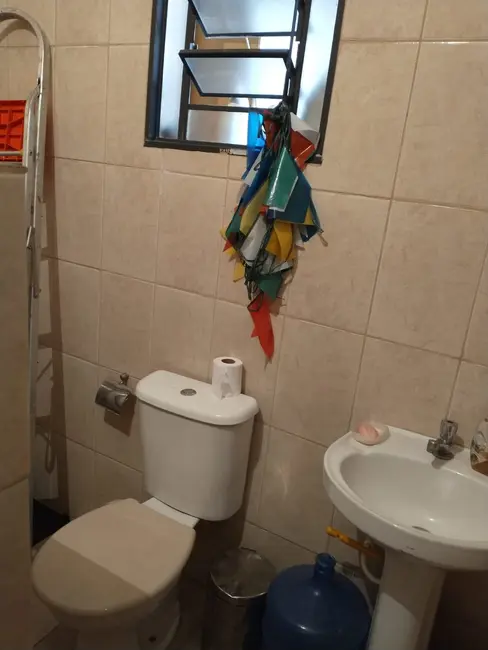 Foto 2 de Casa com 2 quartos à venda, 77m2 em Vila São José, Taubate - SP