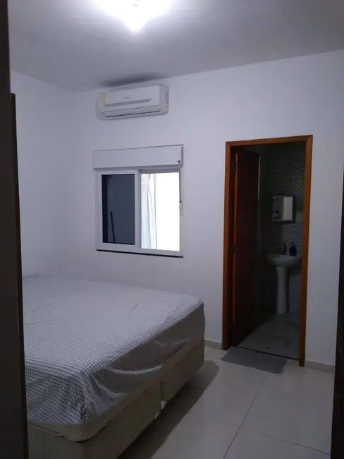 Foto 9 de Casa com 2 quartos à venda, 90m2 em Azeredo, Pindamonhangaba - SP