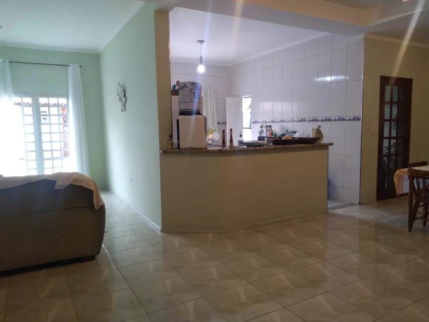 Foto 4 de Casa de Condomínio com 2 quartos à venda, 260m2 em Jardim dos Estados, Taubate - SP