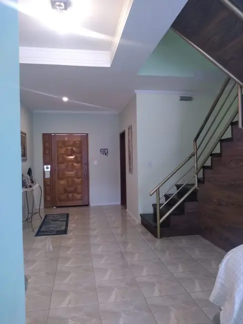 Foto 2 de Casa de Condomínio com 2 quartos à venda, 260m2 em Jardim dos Estados, Taubate - SP