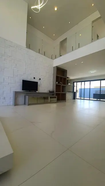 Foto 8 de Casa de Condomínio com 3 quartos à venda, 235m2 em Piracangaguá, Taubate - SP