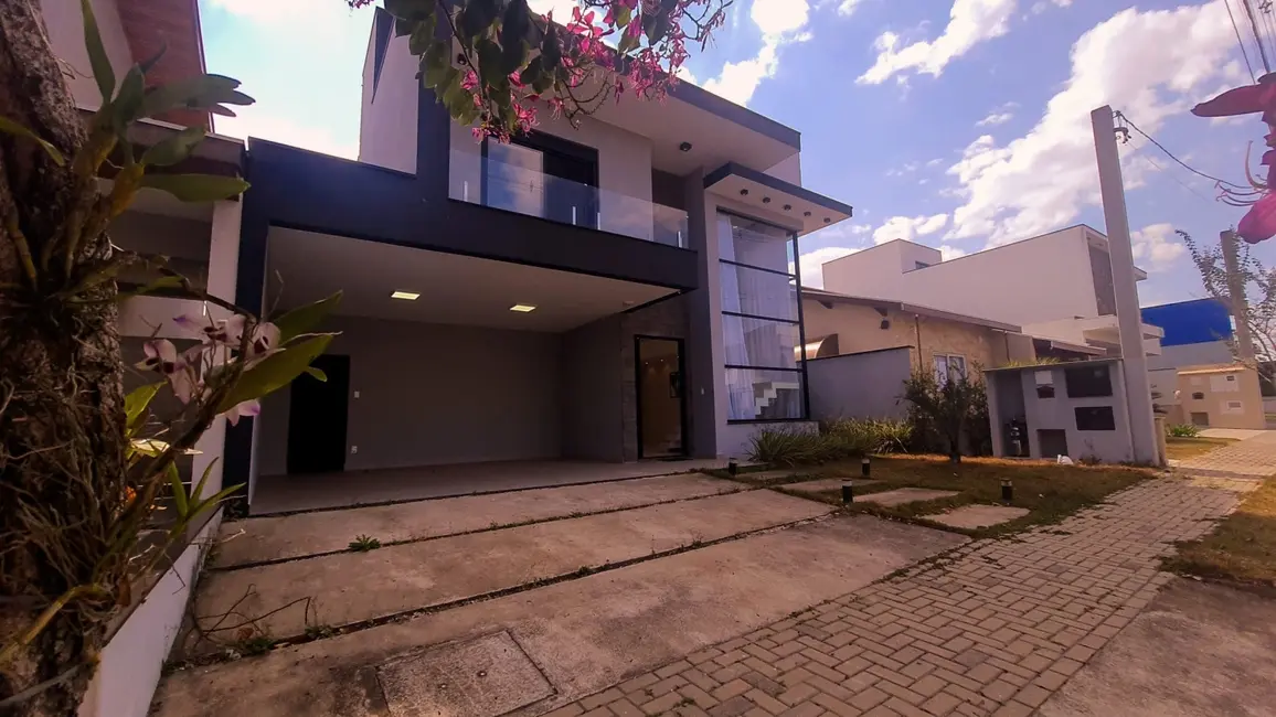 Foto 2 de Casa de Condomínio com 3 quartos à venda, 235m2 em Piracangaguá, Taubate - SP