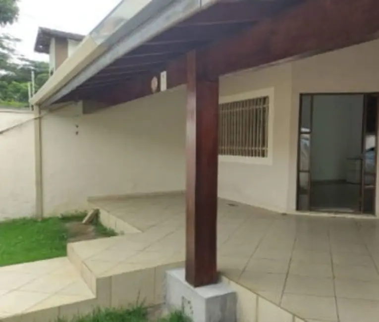 Casa com 2 quartos à venda, 157m2 em Vila Suiça, Pindamonhangaba - SP - imagem 1 Foto 1 de Casa com 2 quartos à venda, 157m2 em Vila Suiça, Pindamonhangaba - SP