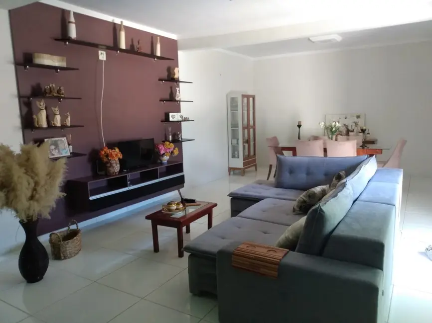 Foto 3 de Sobrado com 3 quartos à venda, 180m2 em Residencial Liberdade (Moreira César), Pindamonhangaba - SP