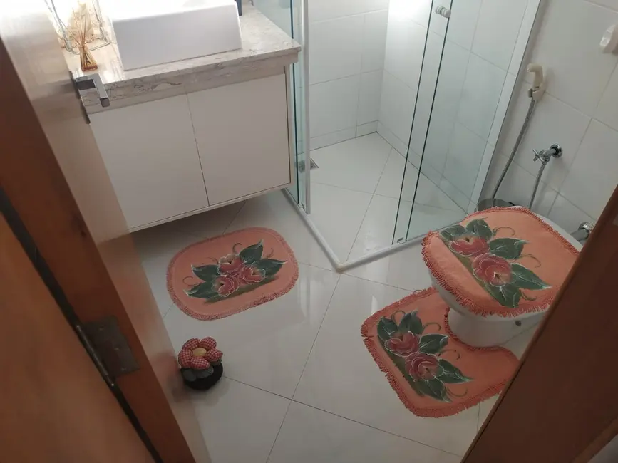 Foto 6 de Sobrado com 4 quartos à venda, 220m2 em Piracangaguá, Taubate - SP