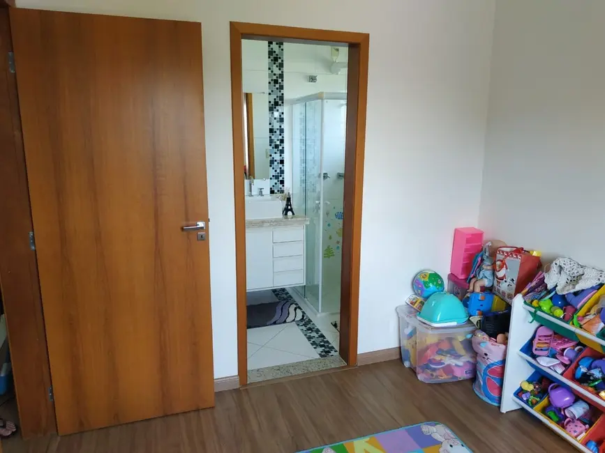 Foto 3 de Sobrado com 4 quartos à venda, 220m2 em Piracangaguá, Taubate - SP