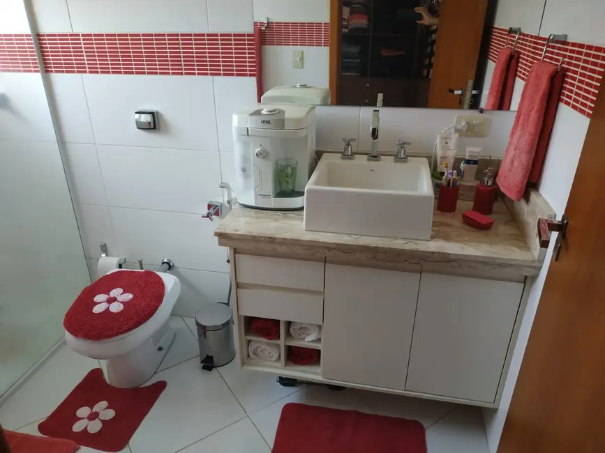 Foto 5 de Sobrado com 4 quartos à venda, 220m2 em Piracangaguá, Taubate - SP
