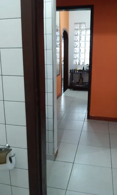 Foto 8 de Casa com 4 quartos à venda, 156m2 em Parque São Domingos, Pindamonhangaba - SP