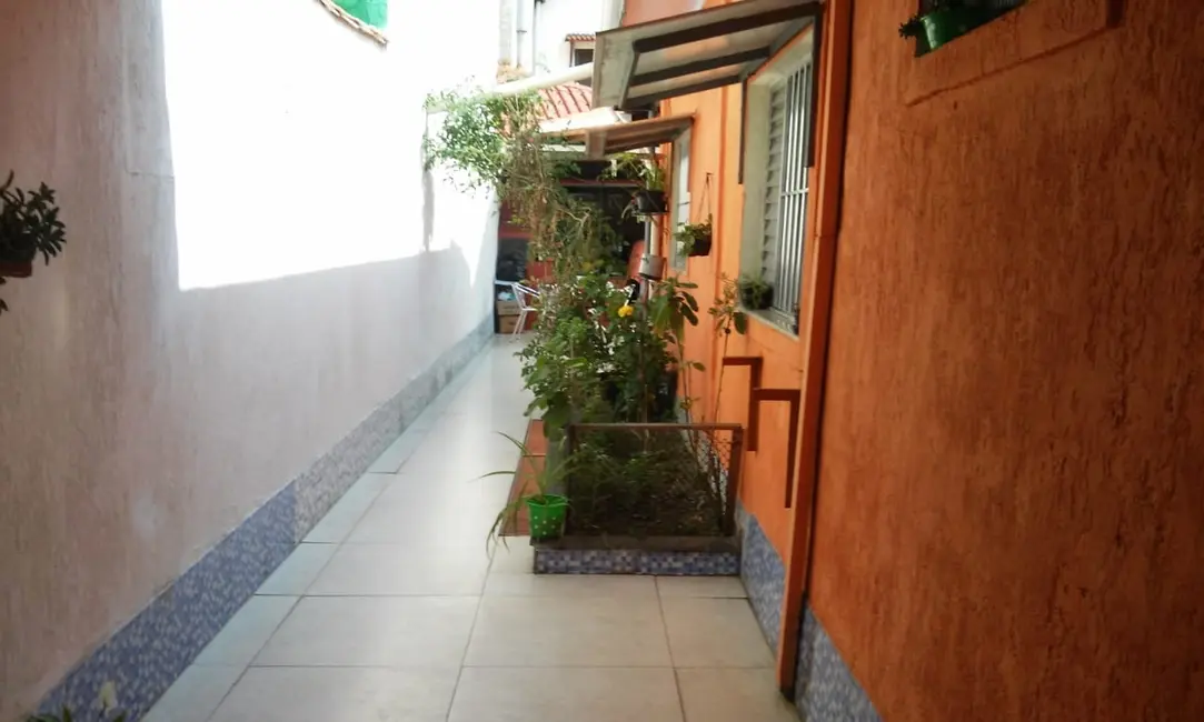 Foto 1 de Casa com 4 quartos à venda, 156m2 em Parque São Domingos, Pindamonhangaba - SP