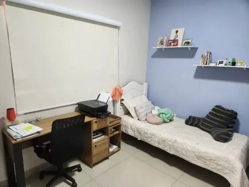 Foto 9 de Casa com 5 quartos à venda, 300m2 em Jardim Gurilândia, Taubate - SP