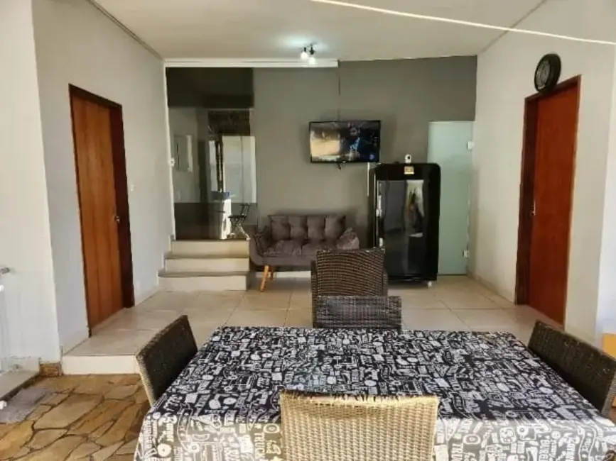 Foto 7 de Casa com 5 quartos à venda, 300m2 em Jardim Gurilândia, Taubate - SP
