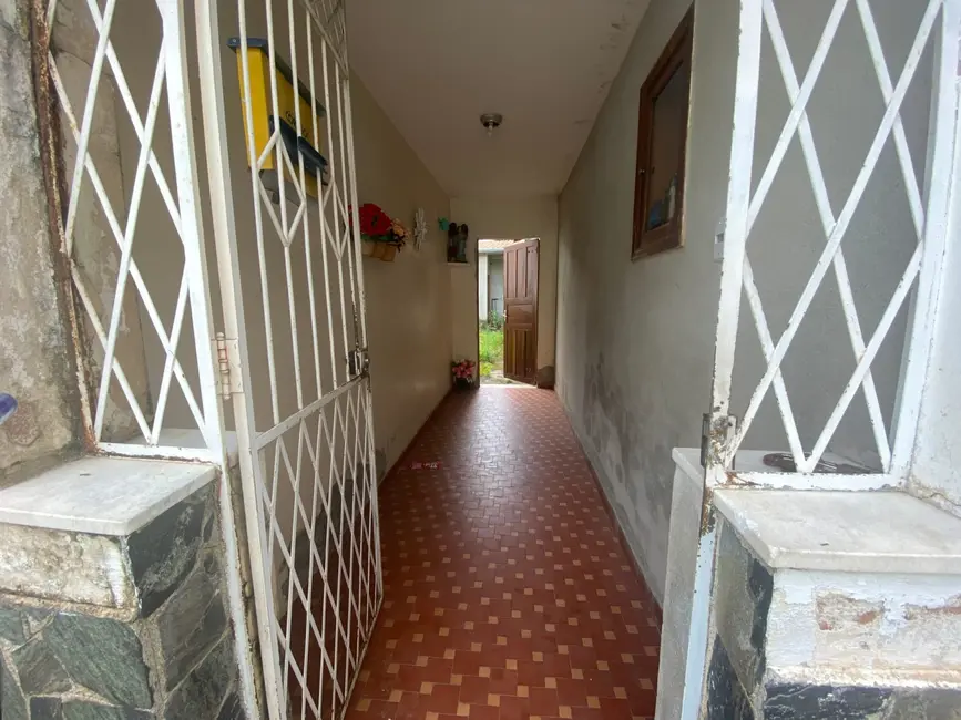 Casa com 3 quartos à venda, 180m2 em Aparecida - SP - imagem 2 Foto 2 de Casa com 3 quartos à venda, 180m2 em Aparecida - SP